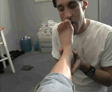 Slurp My Beau’s Dried Cum Off My Feet Slave Part I